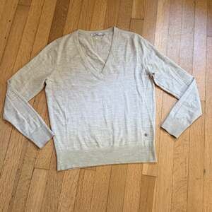 Peter Millar V-Neck Sweater Small NWOT